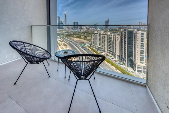 Дубай: Urban 1BR w Golf Course Views