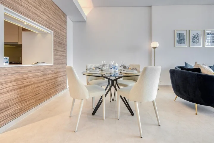Дубай: Urban 1BR w Golf Course Views