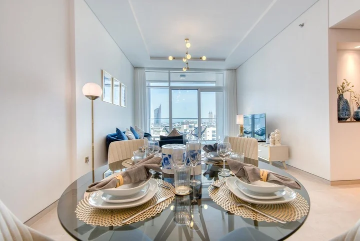 Дубай: Urban 1BR w Golf Course Views
