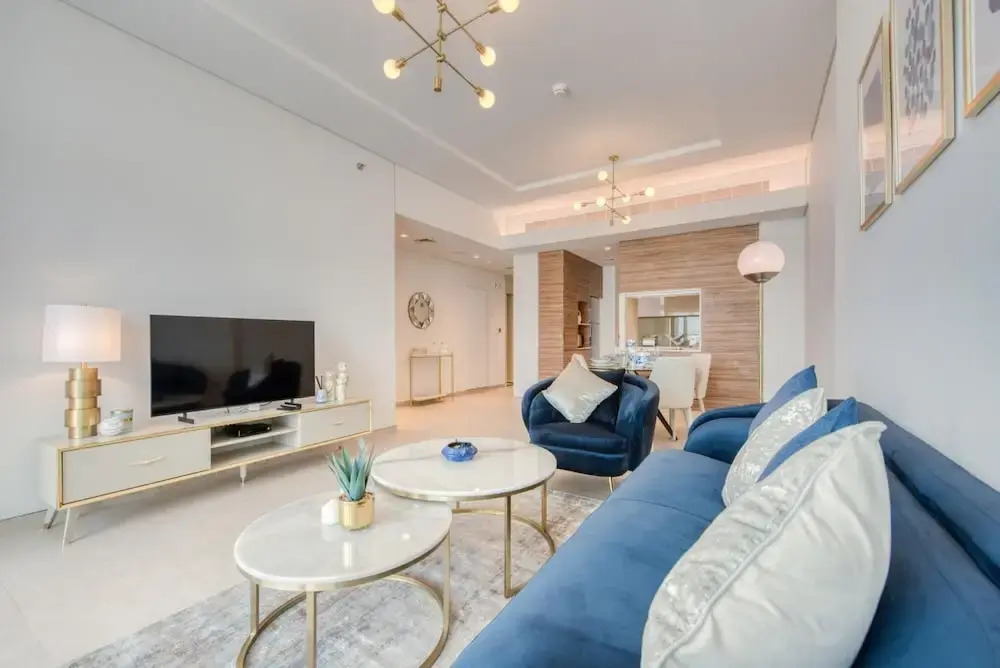 Дубай: Urban 1BR w Golf Course Views