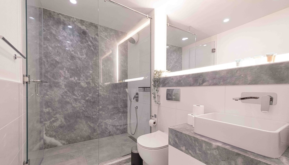 Дубай: LUX The Pad Executive Suite 2