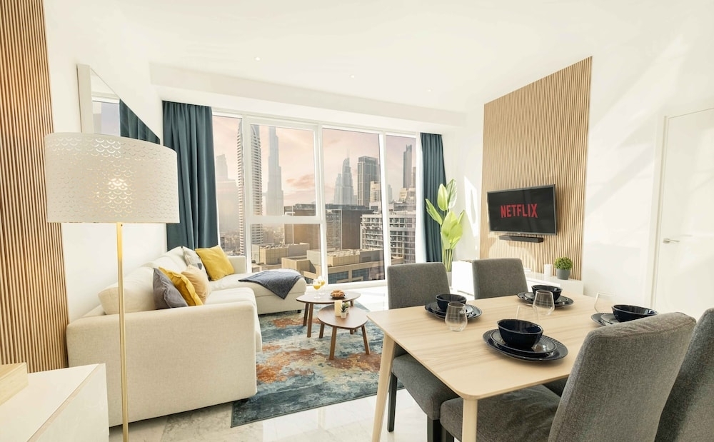 Дубай: LUX The Pad Executive Suite 2