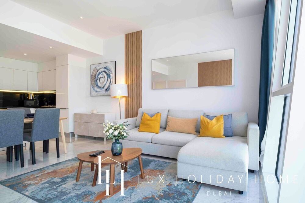 Дубай: LUX The Pad Executive Suite 2