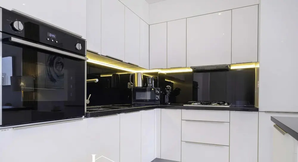 Дубай: LUX The Pad Executive Suite 2