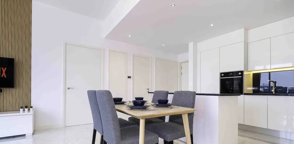 Дубай: LUX The Pad Executive Suite 2