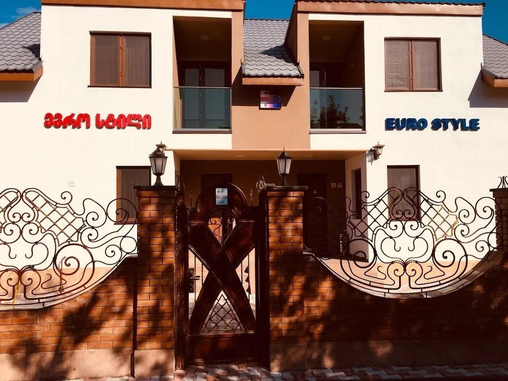 Уреки: Коттедж Euro Style