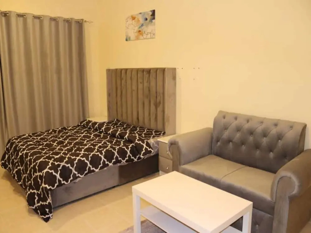 Дубай: Lovely Studio With Balcony And Free Parking