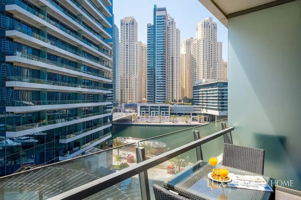 Дубай: Silverene Towers 2 by LUX Holiday Home