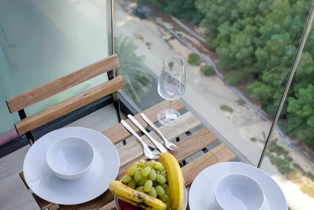 Дубай: Marco Polo - Studio in JVC Amidst Parks + Gym & Pool