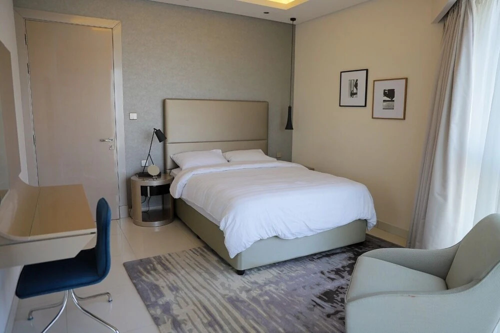 Дубай: Fully Furnished 3 Bedroom in Paramount Prime Location Spacious Layout