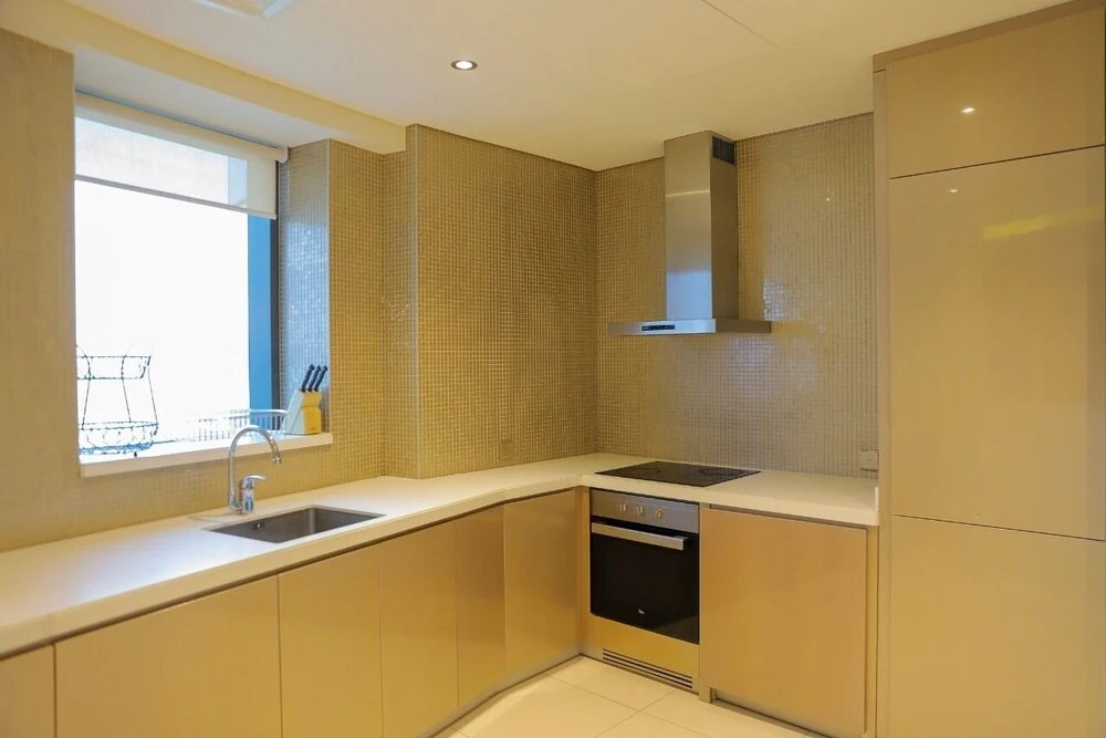 Дубай: Fully Furnished 3 Bedroom in Paramount Prime Location Spacious Layout