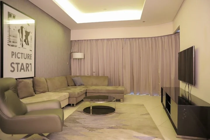 Дубай: Fully Furnished 3 Bedroom in Paramount Prime Location Spacious Layout