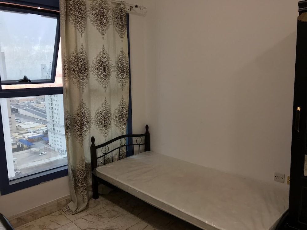 Аджман: Awj Hostel