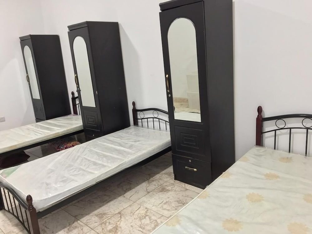 Аджман: Awj Hostel