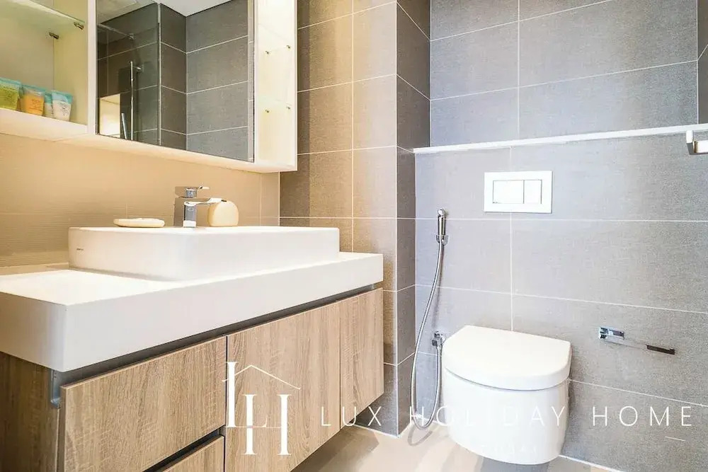 Дубай: LUX Contemporary Suite Marina View 6