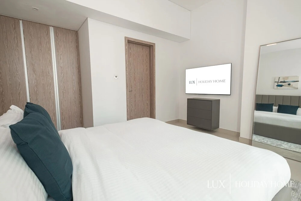 Дубай: LUX Contemporary Suite Marina View 6