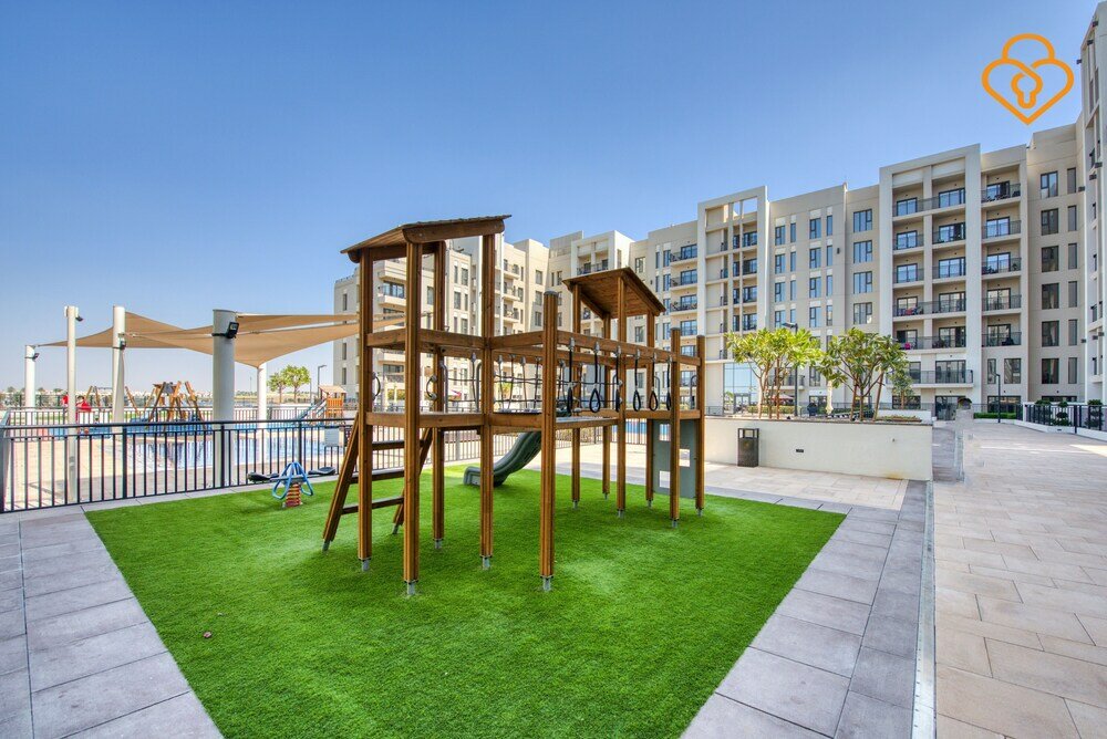Дубай: 1 B/R Apt 411 Hayat Boulevard Townsquare