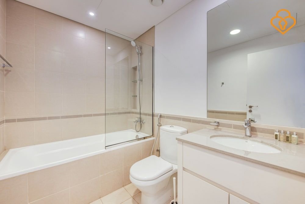 Дубай: 1 B/R Apt 411 Hayat Boulevard Townsquare