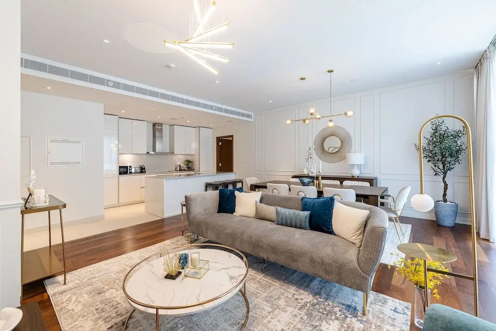 Дубай: 2BR City Walk B9 With Direct Pool Access