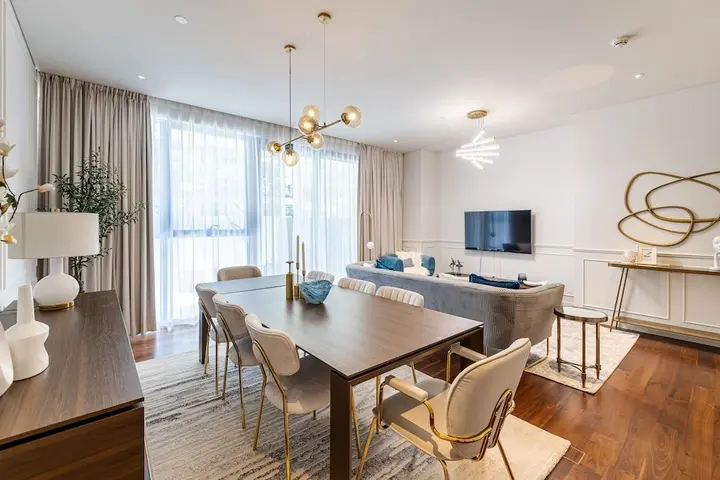 Дубай: 2BR City Walk B9 With Direct Pool Access
