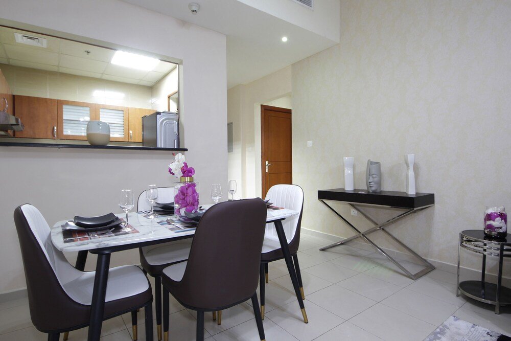 Дубай: Premium 1 BHK in La Vista Silicon Oasis