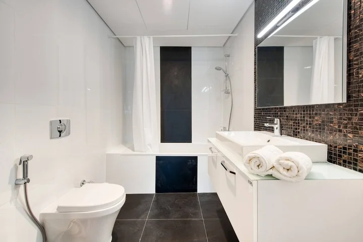 Дубай: Dezire Beautiful Spacious Brand New With Balcony