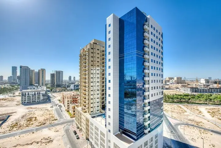 Дубай: Dezire Beautiful Spacious Brand New With Balcony