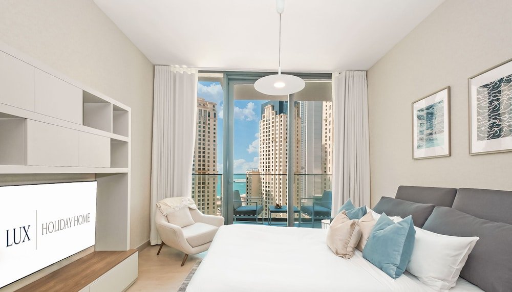Дубай: LUX Contemporary Suite Marina View 4