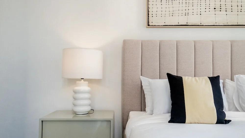 Дубай: LUX Contemporary Suite Marina View 4