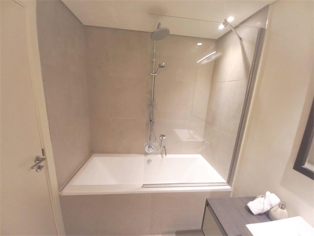 Дубай: Stunning 1 Bedroom Balcony at Park View Dubai
