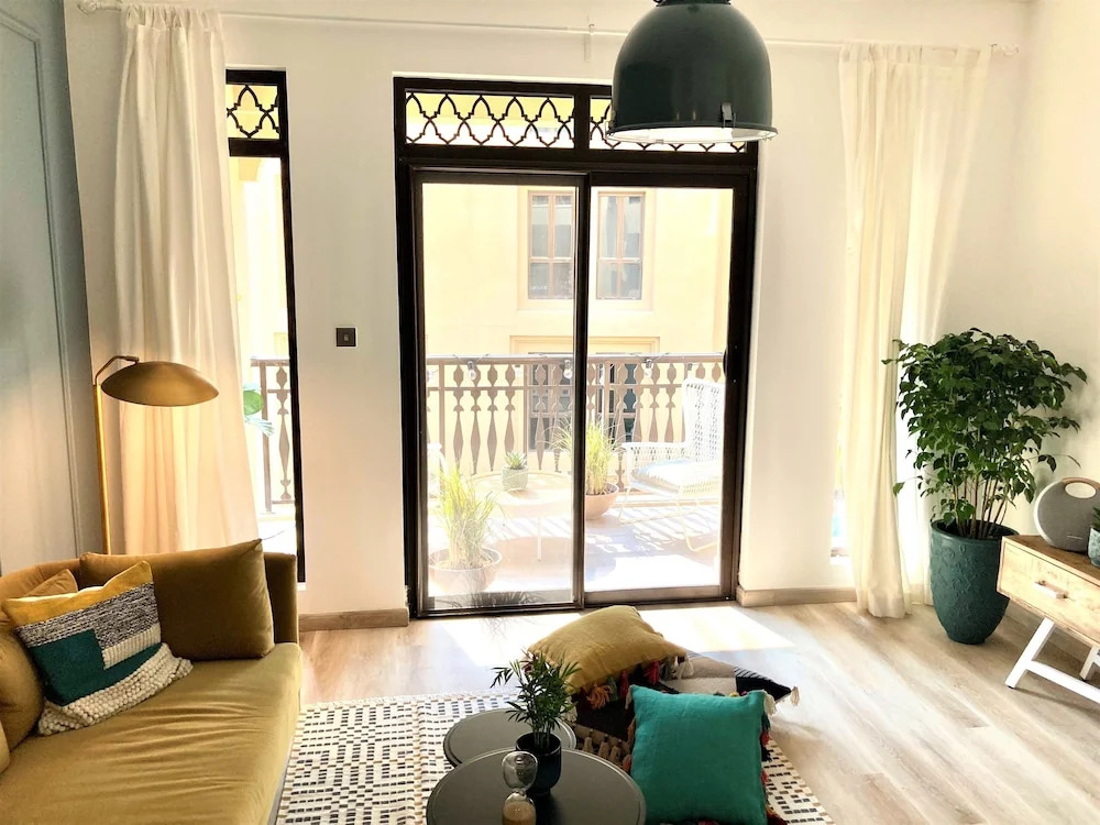 Дубай: Luxurious 2 bedroom w/terrace Downtown