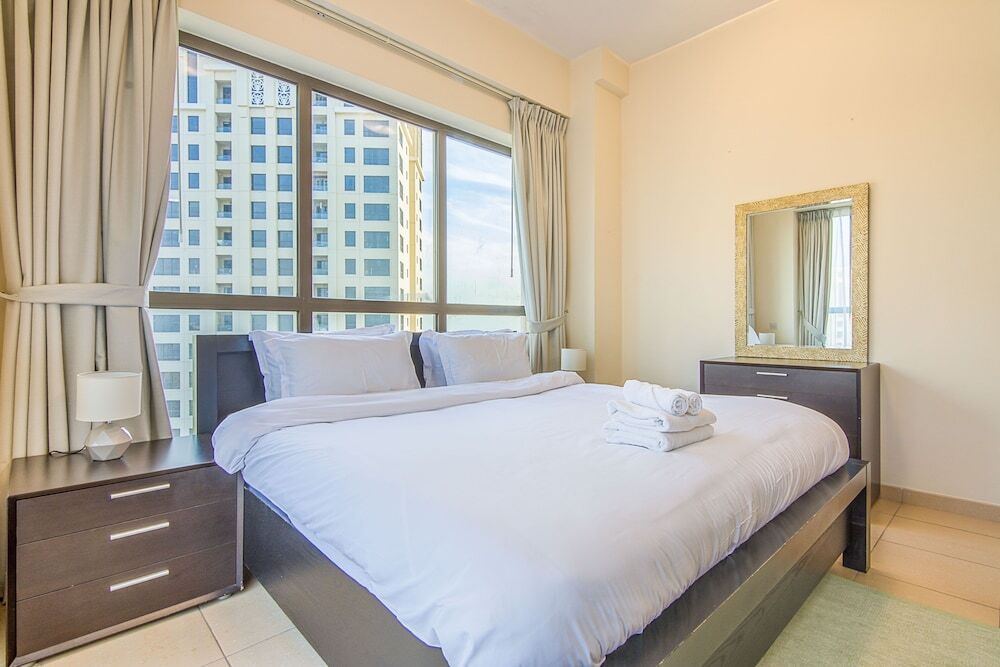 Дубай: Jbr Very Cozy 2 Br Apartment High Floor Sea View
