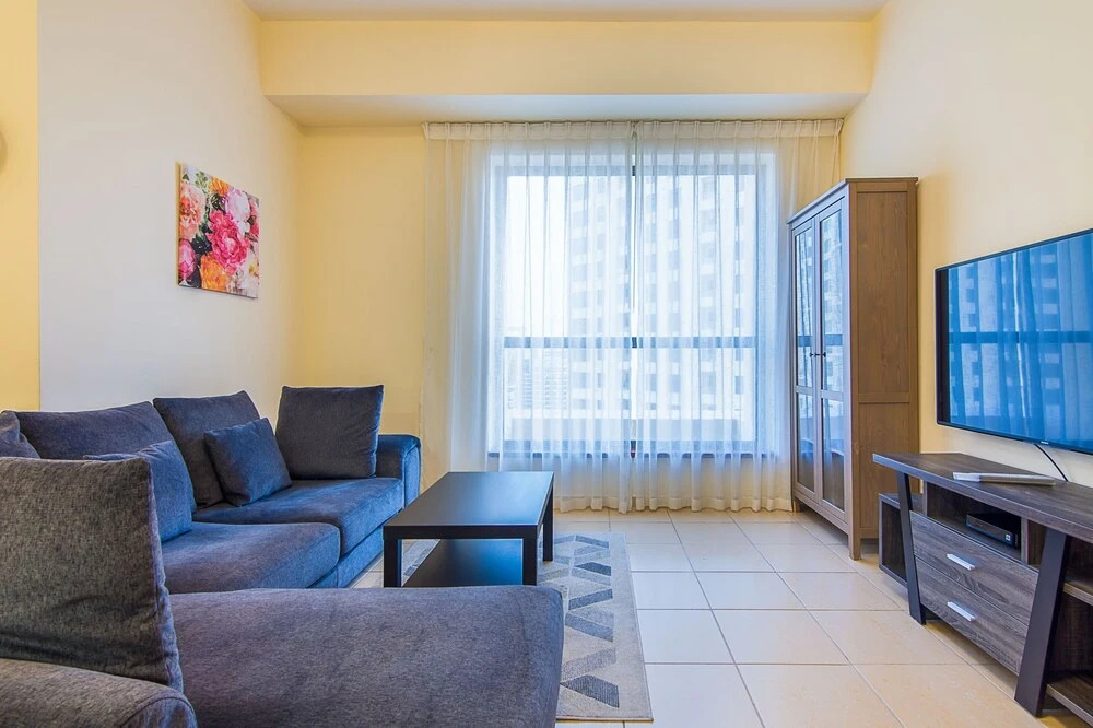 Дубай: Jbr Very Cozy 2 Br Apartment High Floor Sea View
