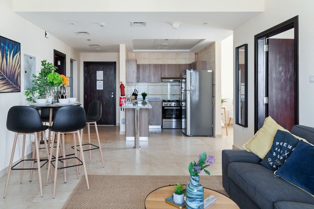 Дубай: Maison Privee - Brand New Apt w/Lake Walkways, Clse to Beach
