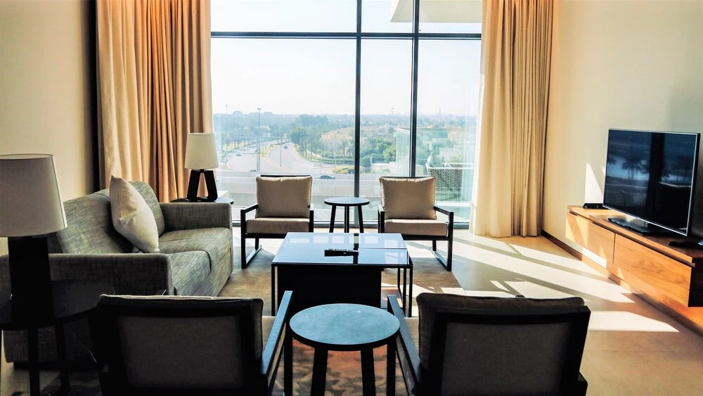 Дубай: SuperHost - Spacious Apartment With Balcony and Large Pool