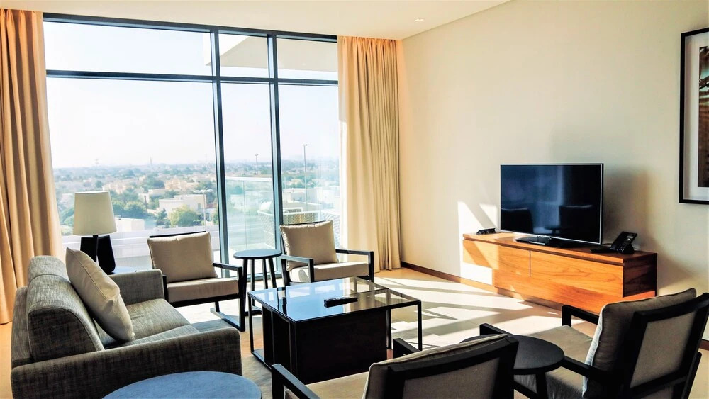 Дубай: SuperHost - Spacious Apartment With Balcony and Large Pool
