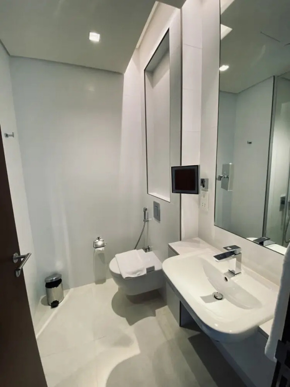 Дубай: SuperHost - Spacious Apartment With Balcony and Large Pool