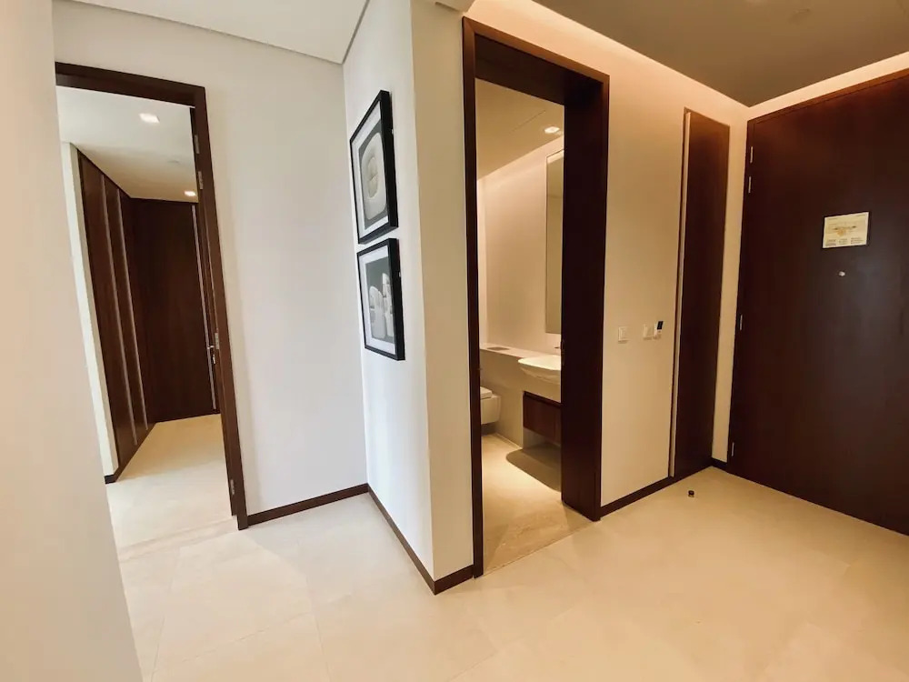 Дубай: SuperHost - Spacious Apartment With Balcony and Large Pool