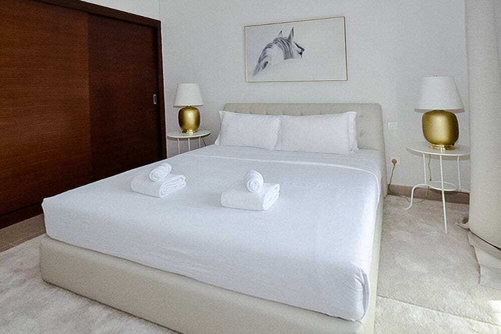 Дубай: KOHH – 1BR in Sparkle Towers