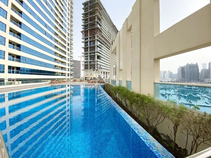 Дубай: Luxe Apt with Panoramic Views and Terrace