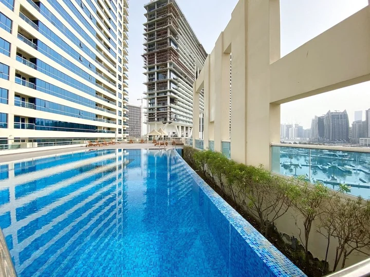 Дубай: Luxe Apt with Panoramic Views and Terrace