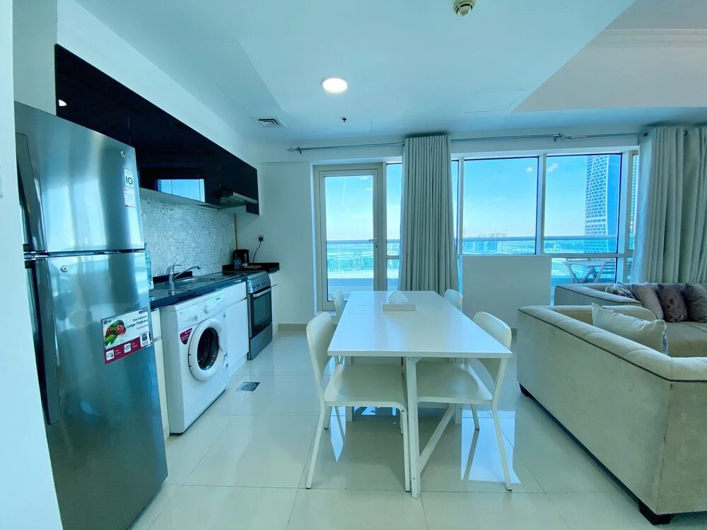Дубай: Luxe Apt with Panoramic Views and Terrace