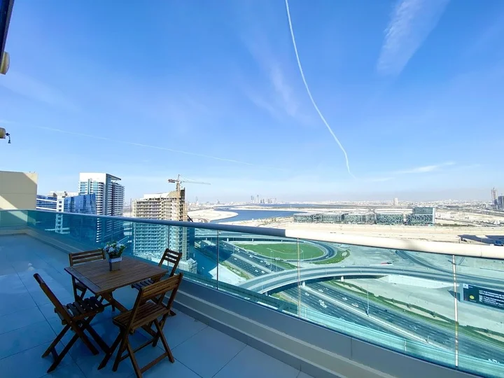 Дубай: Luxe Apt with Panoramic Views and Terrace