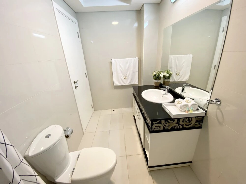 Дубай: Luxe Apt with Panoramic Views and Terrace