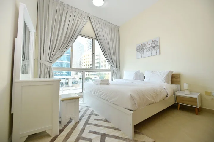 Дубай: Marina Park 1 Bed with Study for 3 People