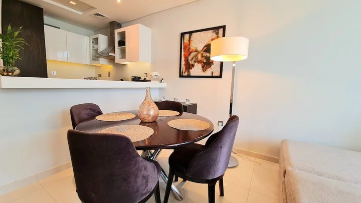 Дубай: Marco Polo - Serene 1 BR APT amidst Golf Course with Gym & Pool