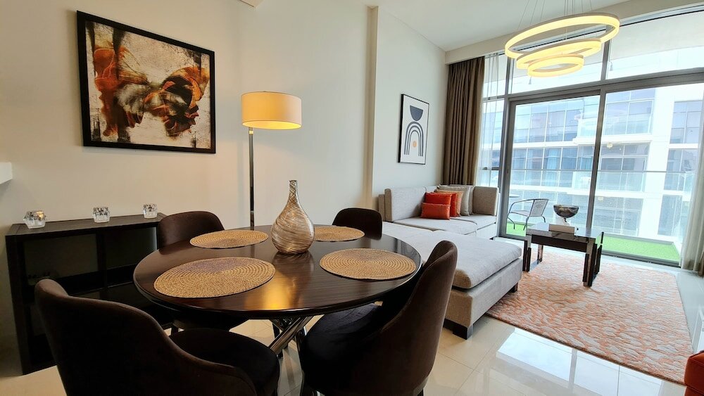 Дубай: Marco Polo - Serene 1 BR APT amidst Golf Course with Gym & Pool