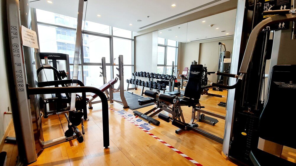 Дубай: Marco Polo - Serene 1 BR APT amidst Golf Course with Gym & Pool
