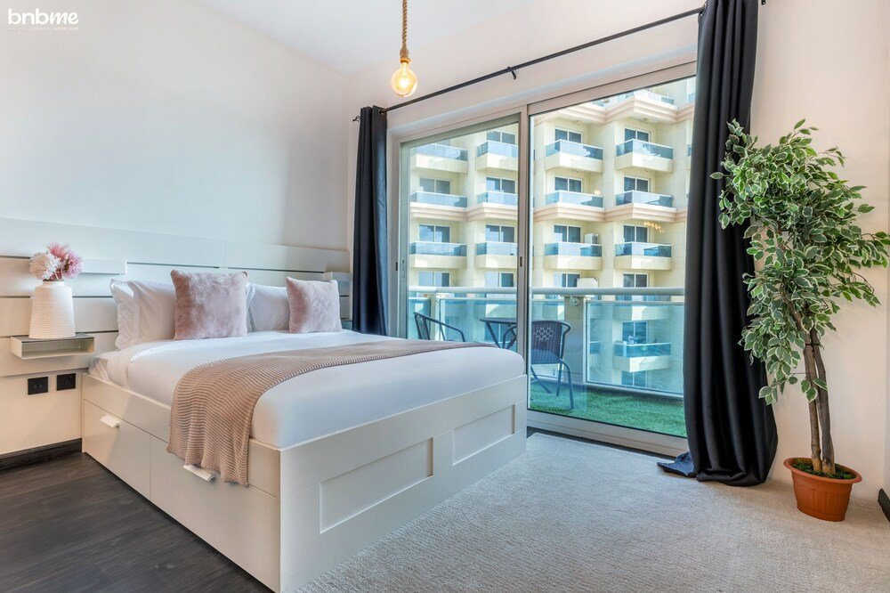 Дубай: St-Lago Vista Tower-1412 by bnbme homes
