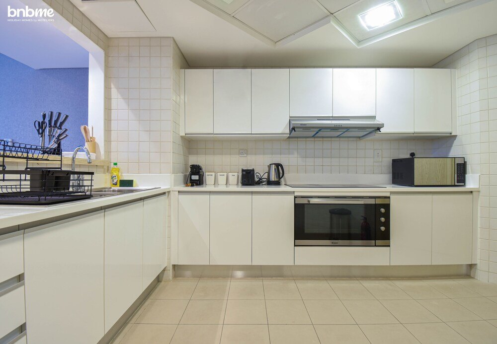 Дубай: 2B-Al Bateen Residence-805 by bnbmehomes